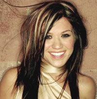 Kelly Clarkson Bau Badan?