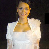 Luna Maya Berburu Hantu