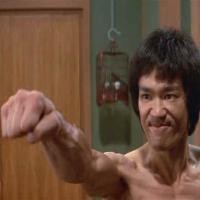 Bruce Lee Duduki Hong Kong