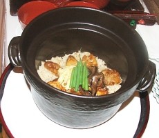 Menyantap Kamameshi