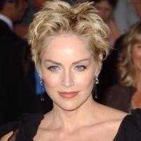 Sharon Stone Kencani Komedian