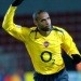 Dua Gol Henry Menangkan Arsenal