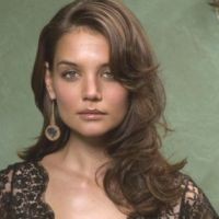 Katie Holmes Terlalu Memuja Tom Cruise?