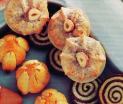 Mengemas Kue Kering