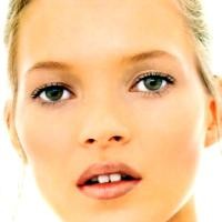 Kate Moss Calon Gadis Bond