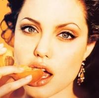 Angelina Jolie Ingin Punya Anak Lagi