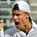 Hewitt Mundur, Roddick Meragukan