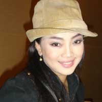 2006, Rina Gunawan Bikin Kejutan