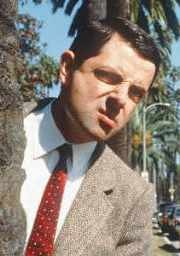 Rowan Atkinson Ulang Sukses Mr. Bean