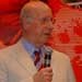 Sir Bobby Charlton Tantang Indonesia