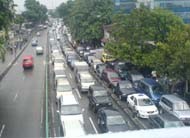 Jalan Tol Macet Ruarr Biasa!
