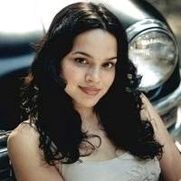 Norah Jones Digaet Sutradara Hong Kong