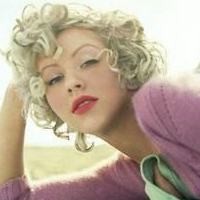 Di Rusia, Christina Aguilera Keruk Rp 9,2 M
