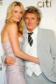 Rod Stewart Belanja Baju Bayi Rp 33 Juta