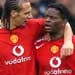 Dua Gol Saha Menangkan MU