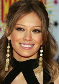 Hillary Duff Pantang Buka-bukaan