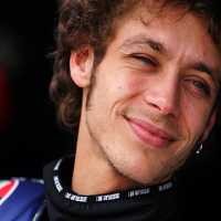 Rossi Cari Pawang Hujan