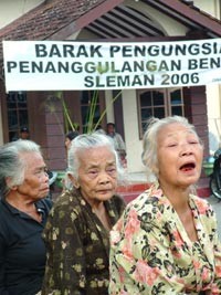 Evakuasi Total Warga Lereng Merapi Terus Berlangsung