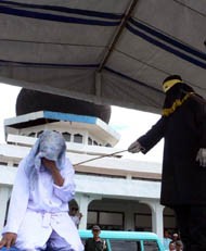 Berduaan, 2 Pasang Kekasih di Aceh Dihukum Cambuk 