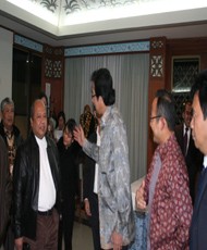 Hikam Cs Bertemu PM Howard