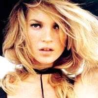 Tertangkap Basah Hirup Kokain, Kate Moss Bebas!