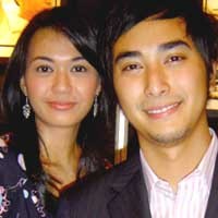 Istri Adegan Hot? Sikat Aja!