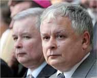 Si Kembar Memimpin Negara