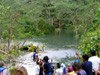 Bukit Jadi Danau Dipenuhi Penonton