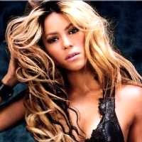 Shakira: Berkebun dan Bugil