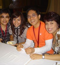 Elfa S Singers Kibarkan Merah Putih Di Cina