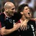 Ajax Menang, Valencia Tumbang