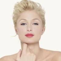 Paris Hilton Kuburkan Kambing Dekat Marilyn Monroe