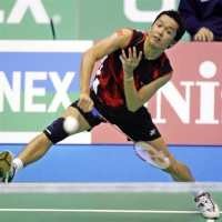 Taufik Hidayat WO, Lin Dan Melaju