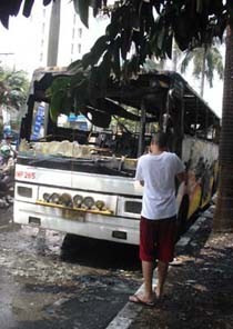 Bus Terbakar di Pondok Indah