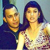 Kekurangan Oksigen, Lyra Virna Percepat Persalinan