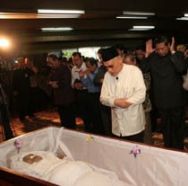 Presiden SBY Melayat Baramuli