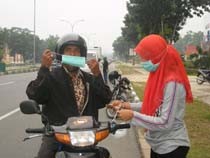 Jualan Masker Asap untuk THR