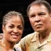 Laila Ali Tunggu Bapaknya di Garden