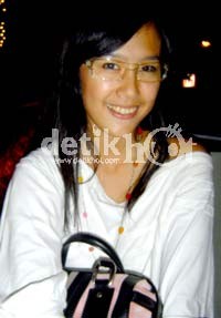 Ardina Rasti Gagal Cium Fedi Nuril