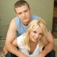 Britney Rangkul Justin Timberlake