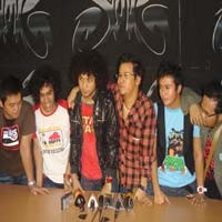 Nidji Tolak Manggung di Tahun Baru