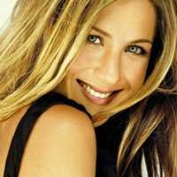 Polling: Jennifer Aniston Lebih Seksi dari Jolie