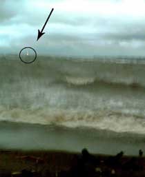 Pemotret Api di Laut Pare-pare Tak Dengar Gemuruh Pesawat