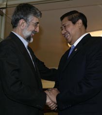 Iran: Bush Hanya Cari Kambing Hitam di Irak