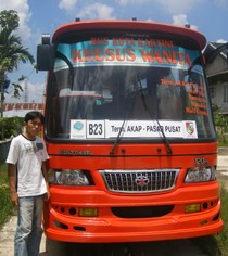 Pasutri Haram di Bus Kota Wanita