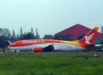 AdamAir Celaka Disulap Jadi Putih, Retakan Ditutup Kain
