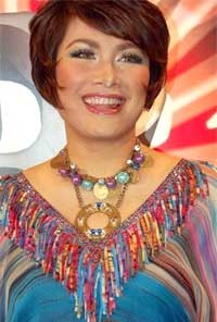 Titi DJ Tak Seperti Melly Goeslaw