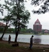 Waduk vs Mal di Atas Sungai Purba