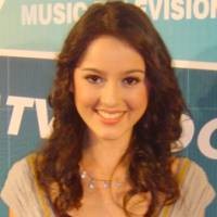 Julie Estelle Pacari Pecandu Narkoba