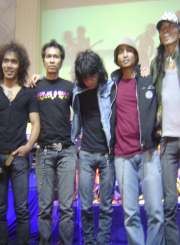 Kaka Kecelakaan, Slank Jalan Terus